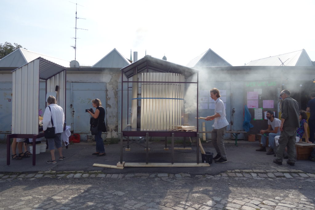 Anfeuern des Backhauswagen